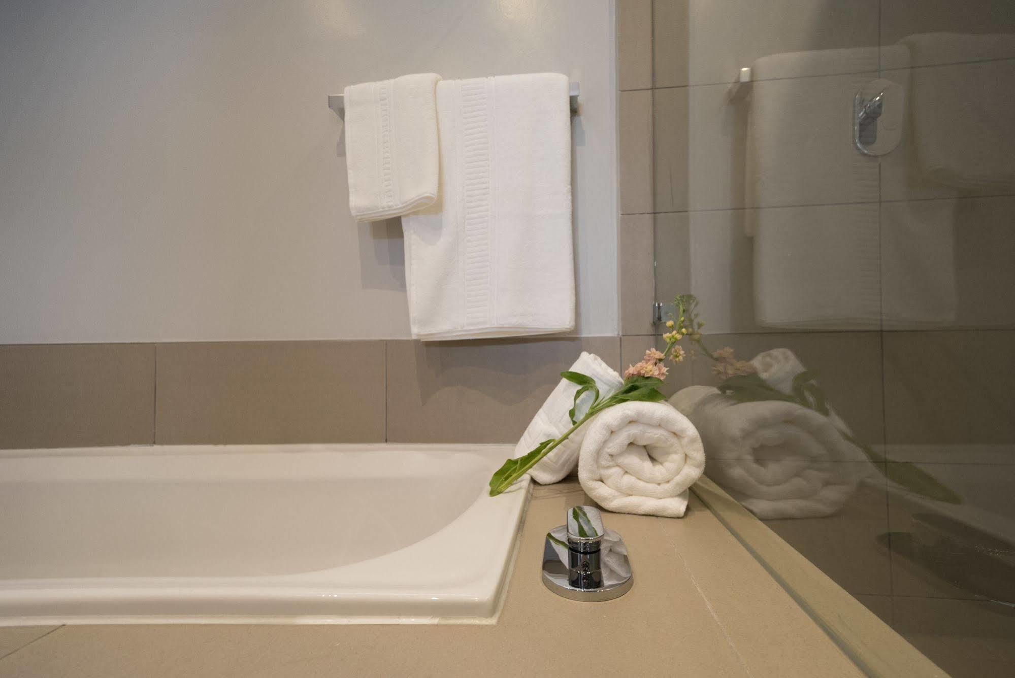 Insignia Luxury Apartments ساندتون المظهر الخارجي الصورة
