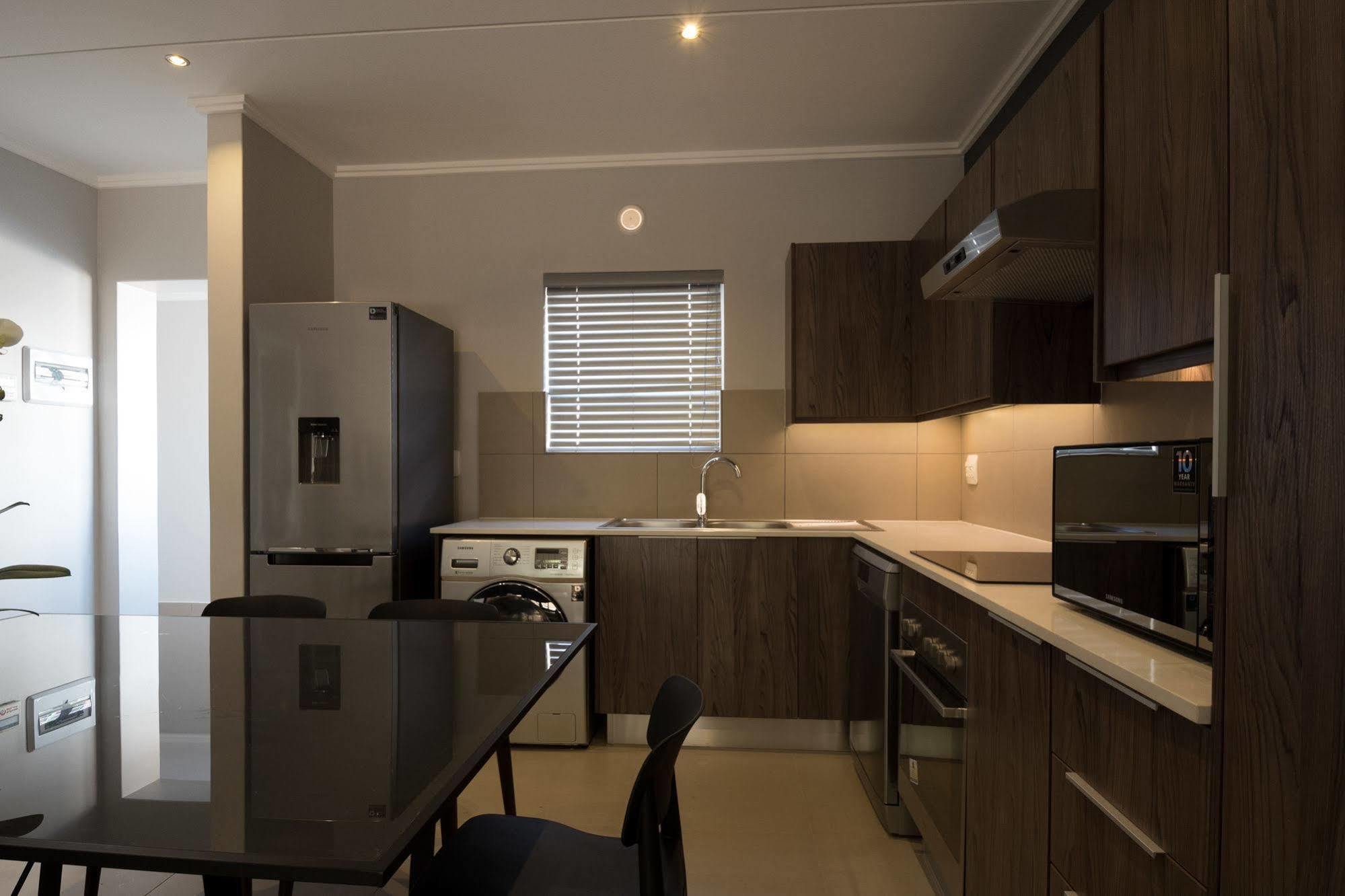 Insignia Luxury Apartments ساندتون المظهر الخارجي الصورة